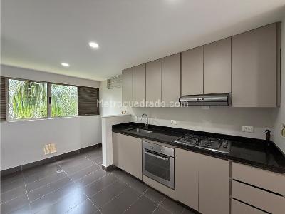 Apartamento de 3 alcobas en venta en Las Palmas, Medellín, 155 m² · foto 10 de 20