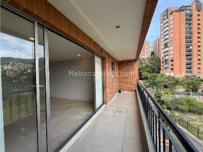 Apartamento de 3 alcobas en venta en Las Palmas, Medellín, 155 m² · foto 5 de 20