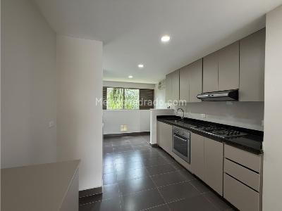 Apartamento de 3 alcobas en venta en Las Palmas, Medellín, 155 m² · foto 9 de 20