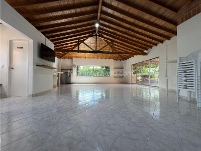 Apartamento de 3 alcobas en venta en Las Palmas, Medellín, 159 m² · foto 10 de 17