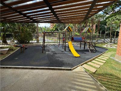 Apartamento de 3 alcobas en venta en Las Palmas, Medellín, 159 m² · foto 16 de 17