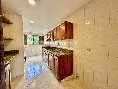 Apartamento de 3 alcobas en venta en Las Palmas, Medellín, 159 m² · foto 8 de 17