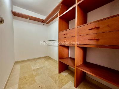 Apartamento de 3 alcobas en venta en Las Palmas, Medellín, 159 m² · foto 9 de 17