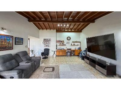Casa de 4 alcobas en venta en Laureles, Medellín, 235 m² · foto 2 de 20