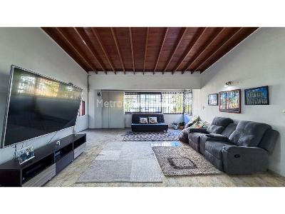 Casa de 4 alcobas en venta en Laureles, Medellín, 235 m² · foto 3 de 20