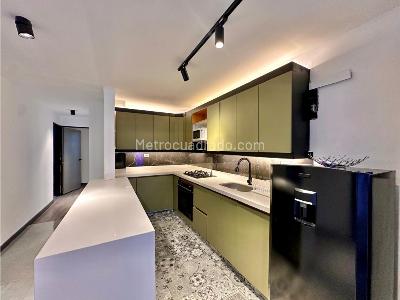 Apartamento de 4 alcobas en venta en Laureles, Medellín, 158 m² · foto 2 de 20