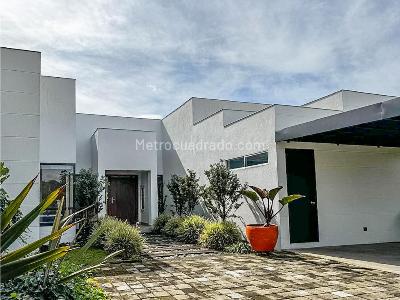 Casa de 4 alcobas en venta en Llanogrande, Rionegro, 1675 m² · foto 7 de 20