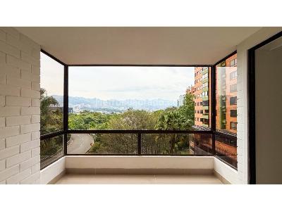 Apartamento de 4 alcobas en venta en El Poblado, Medellín, 150 m² · foto 19 de 20