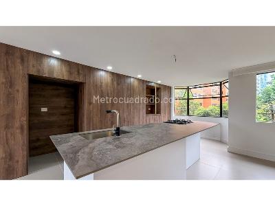 Apartamento de 4 alcobas en venta en El Poblado, Medellín, 150 m² · foto 2 de 20