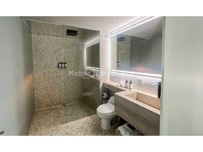 Apartaestudio en venta en El Poblado, Medellín, 45 m² · foto 13 de 17