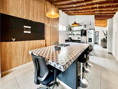 Apartamento de 1 alcoba en venta en Laureles, Medellín, 80 m² · foto 2 de 10