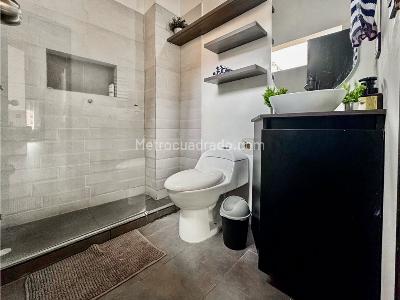 Apartamento de 1 alcoba en venta en Laureles, Medellín, 80 m² · foto 4 de 10