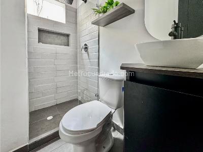 Apartamento de 1 alcoba en venta en Laureles, Medellín, 80 m² · foto 5 de 10