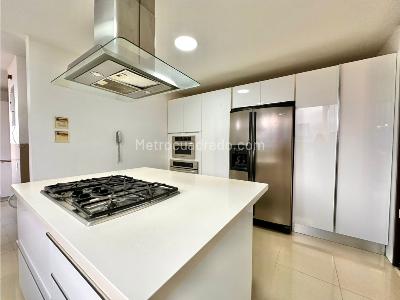 Apartamento en venta en El Poblado, Medellín · foto 13 de 20