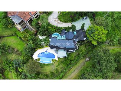 Casa de 3 alcobas en venta en El Poblado, Medellín · foto 1 de 20