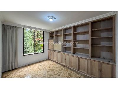 Apartamento de 3 alcobas en venta en La Florida, Medellín, 217 m² · foto 10 de 20