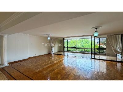 Apartamento de 3 alcobas en venta en La Florida, Medellín, 217 m² · foto 3 de 20