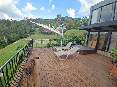 Casa de 4 alcobas en venta en El Poblado, Medellín, 1218 m² · foto 2 de 20