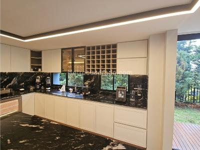 Casa de 4 alcobas en venta en El Poblado, Medellín, 1218 m² · foto 11 de 20