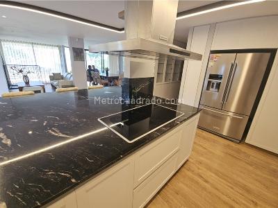 Casa de 4 alcobas en venta en El Poblado, Medellín, 1218 m² · foto 16 de 20