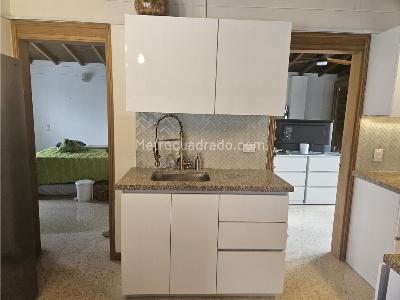 Apartamento de 4 alcobas en venta en Laureles, Medellín, 137 m² · foto 2 de 20