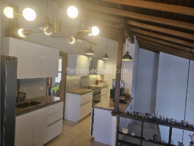 Apartamento de 4 alcobas en venta en Laureles, Medellín, 137 m² · foto 3 de 20