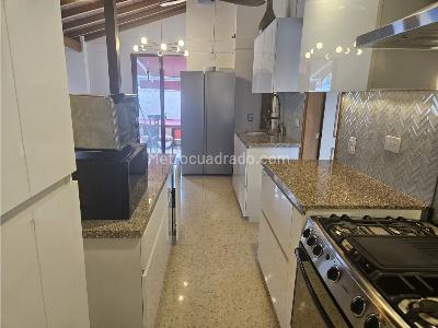 Apartamento de 4 alcobas en venta en Laureles, Medellín, 137 m² · foto 4 de 20