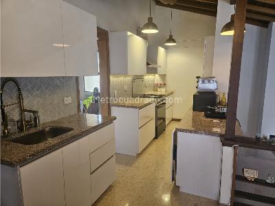 Apartamento de 4 alcobas en venta en Laureles, Medellín, 137 m² · foto 5 de 20