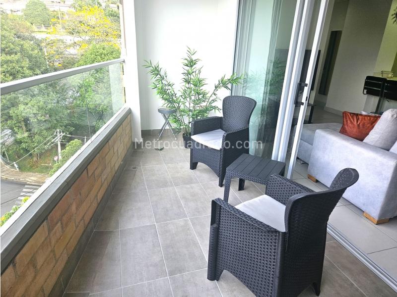 Apartamento Amoblado en Arriendo de 2 Alcobas en Loma del Chocho, Envigado - 2