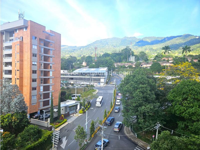 Apartamento Amoblado en Arriendo de 2 Alcobas en Loma del Chocho, Envigado - 5