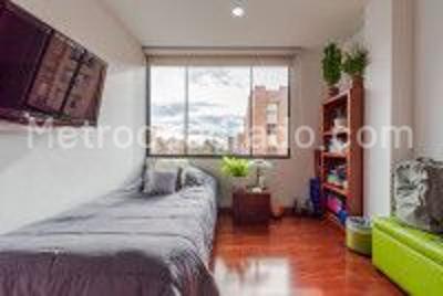 Apartamento de 3 alcobas en venta en Santa Barbara Occidental, Bogotá, 140 m² · foto 10 de 14