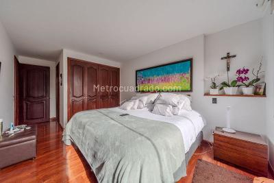 Apartamento de 3 alcobas en venta en Santa Barbara Occidental, Bogotá, 140 m² · foto 11 de 14