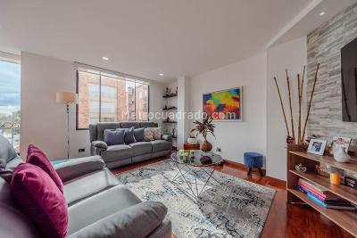 Apartamento de 3 alcobas en venta en Santa Barbara Occidental, Bogotá, 140 m² · foto 3 de 14