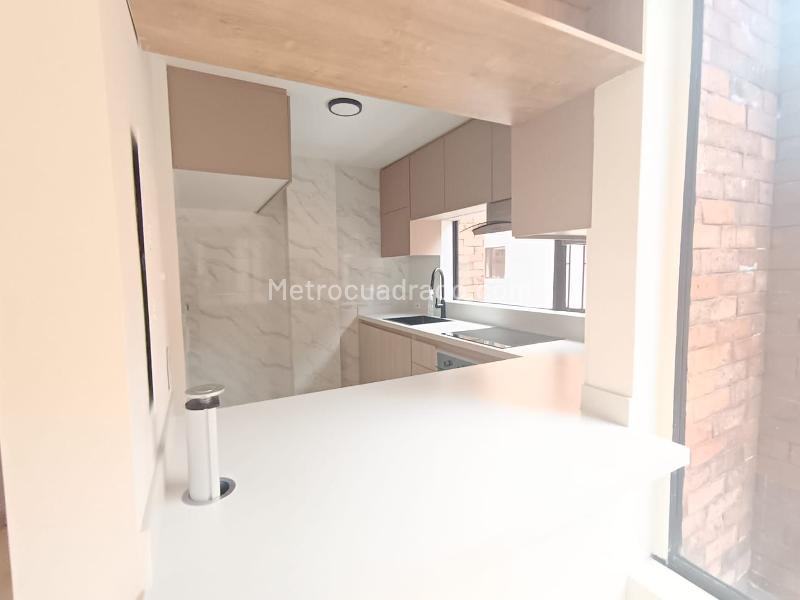 Piso – Bogotá, Barrio La Carolina, Localidad Usaquén - Más