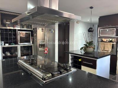 Apartamento de 4 alcobas en venta en Los Rosales Emaus, Bogotá, 182 m² · foto 8 de 20