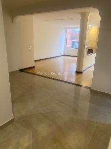 Apartamento de 3 alcobas en venta en Chico Navarra, Bogotá, 137 m² · foto 17 de 19