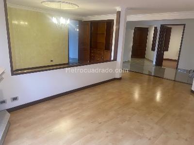Apartamento de 3 alcobas en venta en Chico Navarra, Bogotá, 137 m² · foto 18 de 19