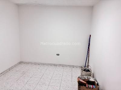Casa de 5 alcobas en venta en Centro Americas, Bogotá, 216 m² · foto 2 de 20