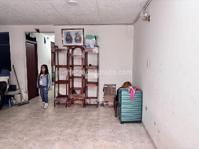 Casa de 5 alcobas en venta en Centro Americas, Bogotá, 216 m² · foto 5 de 20