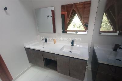Casa de 3 alcobas en venta en La Calera, La Calera, 310 m² · foto 18 de 20