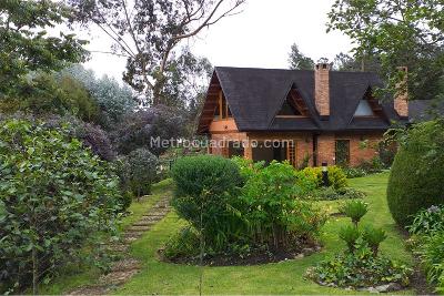 Casa de 3 alcobas en venta en La Calera, La Calera, 310 m² · foto 2 de 20