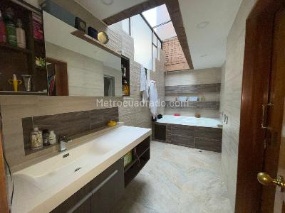Apartamento en venta en El Chico, Bogotá · foto 2 de 20