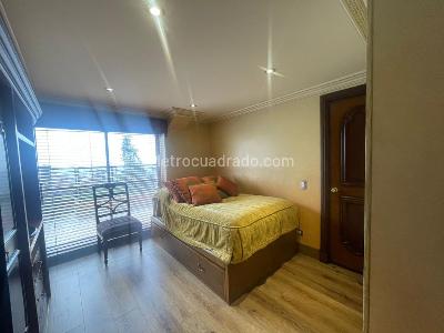 Apartamento de 5 alcobas en venta en Los Rosales, Bogotá, 280 m² · foto 18 de 20