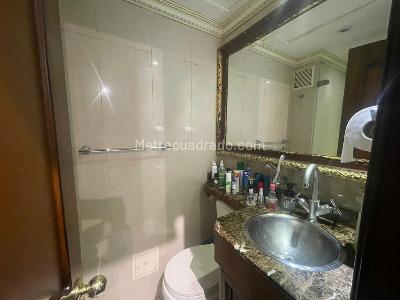 Apartamento de 5 alcobas en venta en Los Rosales, Bogotá, 280 m² · foto 19 de 20