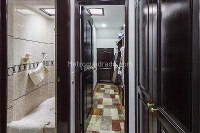 Apartamento de 5 alcobas en venta en San Patricio, Bogotá, 190 m² · foto 19 de 20