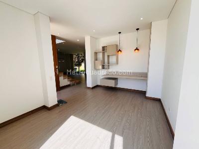 Casa de 3 alcobas en venta en Variante Cajica Zipa, Cajicá, 206 m² · foto 2 de 20