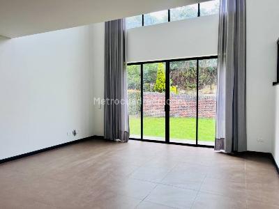 Casa de 4 alcobas en venta en Vereda Fusca, Chía · foto 8 de 19