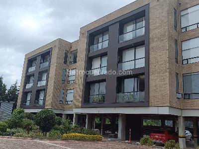 Apartaestudio en venta en Senior Suites Guaymaral, Chía, 39 m² · foto 2 de 20