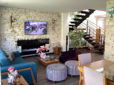 Casa de 3 alcobas en venta en Alcaparros, Cajicá, 230 m² · foto 2 de 20