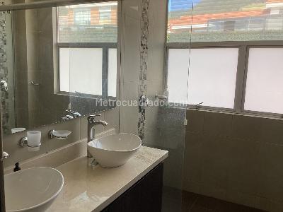Casa de 3 alcobas en venta en Alcaparros, Cajicá, 230 m² · foto 8 de 20